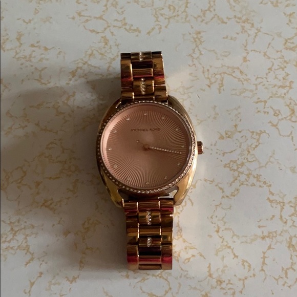 Michael Kors watch - Picture 3 of 3